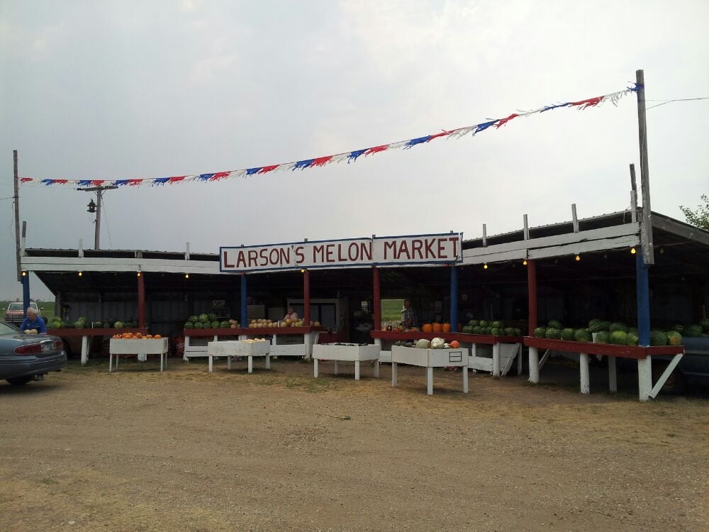 Larson Melon Market Logo