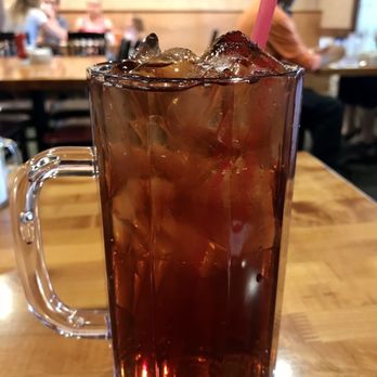 Granzella's Restaurant - A big ol' mug of Raspberry ice tea - Italian Near Me - Williams, California