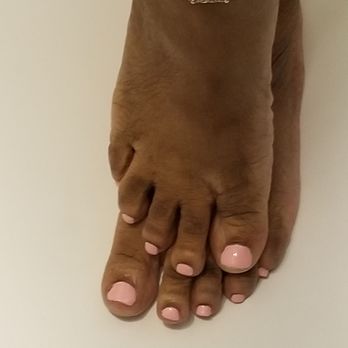 Blossom Nails and Bar - And here are the toes. Pudgy and pink. Gotta love it!! - Nail Salons Near Me - Sherman Oaks, California Blossom Nails and Bar - And here are the toes. Pudgy and pink. Gotta love it!! - Nail Salons Near Me - Sherman Oaks, California