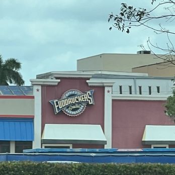 Fuddruckers - Burgers Near Me - Hialeah, Florida