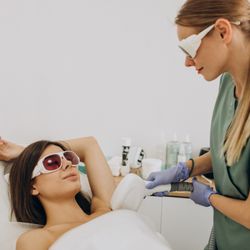 VS MedSpa Laser Clinic - Armpit / underarm laser hair removal for women