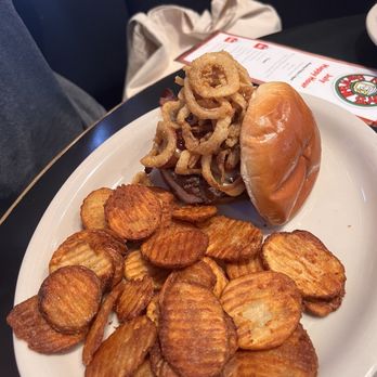 Kilroys Bar and Grill - BBQ Bacon Burger - New American Near Me - Indianapolis, Indiana