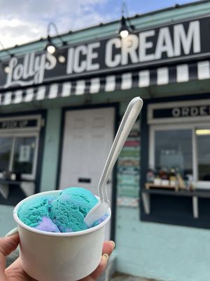Lolly's Creamery by null