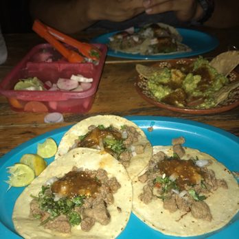 Tako Taco - Bistec tacos and chips and guacamole!! - Mexican Near Me - Zihuatanejo, GRO