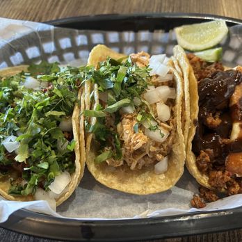 Jefa Tacos - Al pastor, tinga de pollo, and Jefa taco - Mexican Near Me - Aurora, Illinois