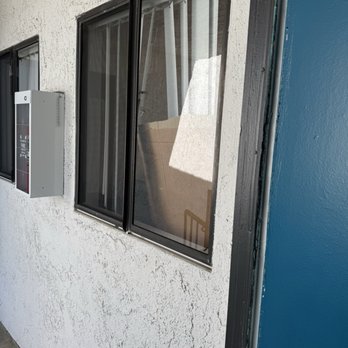 Rialto Glass - Windows Installation Near Me - Rialto, California