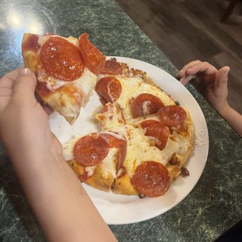 Mugsy's Hideout - Kids pepperoni pizza - Pizza Near Me - Murray, Kentucky