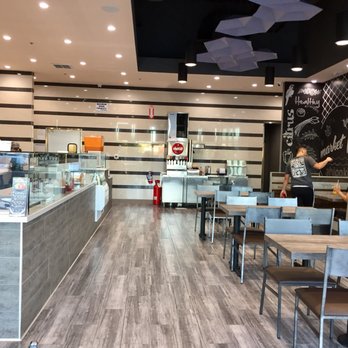 AhiPoki - 06.13.18 dining area - Poke Near Me - Sacramento, California