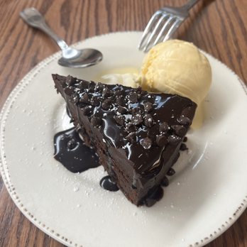 Nolabelle Kitchen + Bar - Chocolate cake - Burgers Near Me - Mankato, Minnesota