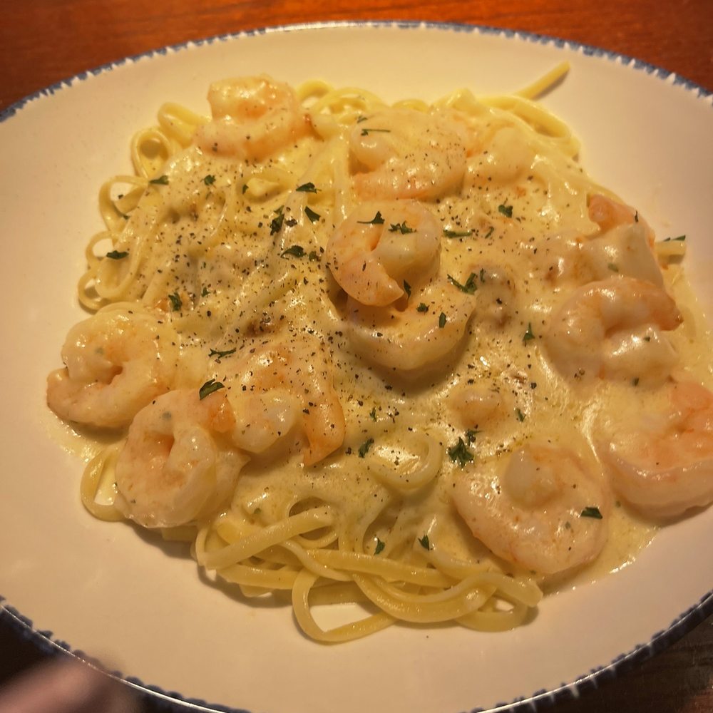 Red Lobster - Shrimp Linguini Alfredo (Full) - Seafood Near Me - Tampa, Florida Red Lobster - Shrimp Linguini Alfredo (Full) - Seafood Near Me - Tampa, Florida