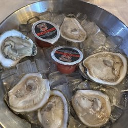 Fresh oysters