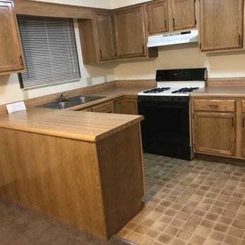 Henderlane - Kitchen - Apartments Near Me - Columbus, Ohio