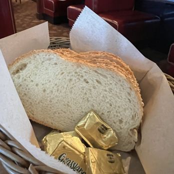 The Chateau - Table bread. - Italian Near Me - Andover, Massachusetts The Chateau - Table bread. - Italian Near Me - Andover, Massachusetts