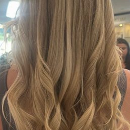 Gorgeous blonde-ing and styling! Gorgeous blonde-ing and styling!
