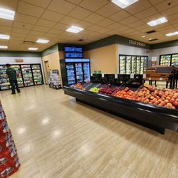 Seven Feathers Truck & Travel Center - Food