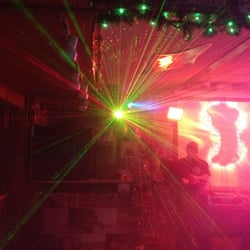 Live DJ playin techno then house