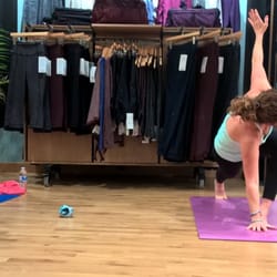 Lululemon Athletica - Just side plank and pants