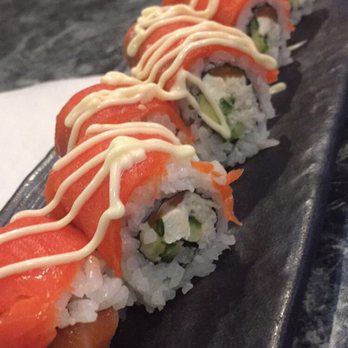 Kiku Sushi - Philadelphia roll - Sushi Bars Near Me - Burnaby, British Columbia
