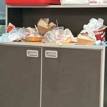 Jollibee - Overflowing garbage - Fast Food Near Me - Arlington, Texas Jollibee - Overflowing garbage - Fast Food Near Me - Arlington, Texas