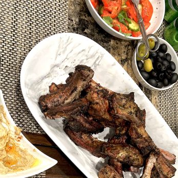 Giovannis pizzeria & mediterranean Grill