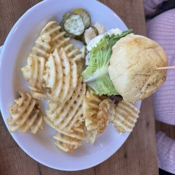 Bigg Daddys Restaurant & Tavern - Sunrise Burger with waffle fries - Bars Near Me - Helen, Georgia Bigg Daddys Restaurant & Tavern - Sunrise Burger with waffle fries - Bars Near Me - Helen, Georgia