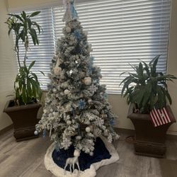 Behavioral Health Consultants - Waiting room and Christmas tree.