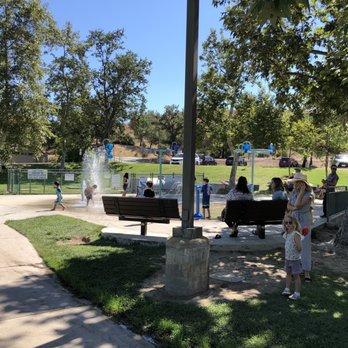 Oak Park Splash Pad - Parks Near Me - Oak Park, California Oak Park Splash Pad - Parks Near Me - Oak Park, California