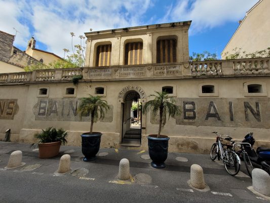 Restaurant aux bains de Montpellier by null