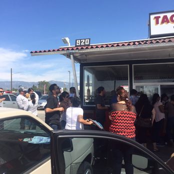 Tacos La Central - Long lines don't lie - Mexican Near Me - Colton, California Tacos La Central - Long lines don't lie - Mexican Near Me - Colton, California