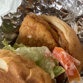 Tita's Burger Den - Chicken sandwich - Burgers Near Me - Yermo, California