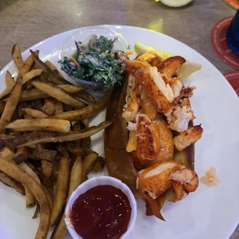 Lucky Lobster Co - Connecticut style-Lobster Roll - Seafood Near Me - Dunedin, Florida Lucky Lobster Co - Connecticut style-Lobster Roll - Seafood Near Me - Dunedin, Florida