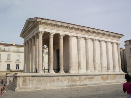 Maison Carrée by null