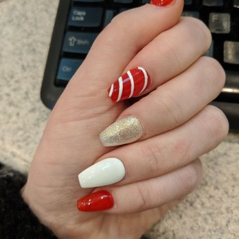 Deja Vu Nail Spa - Candy Cane Christmas themed acrylics by Jennifer - Nail Salons Near Me - Sebastopol, California