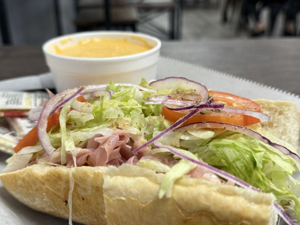 Munch-A-Sub - Photo 3