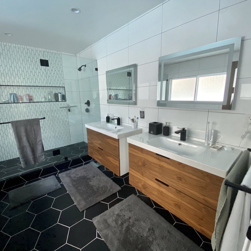Rachel’s Home Services - Sparkling bathroom (1 of 5!) - Home Cleaning Near Me - Encino, California