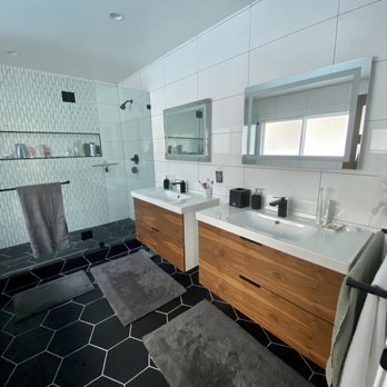Rachel’s Home Services - Sparkling bathroom (1 of 5!) - Home Cleaning Near Me - Encino, California Rachel’s Home Services - Sparkling bathroom (1 of 5!) - Home Cleaning Near Me - Encino, California