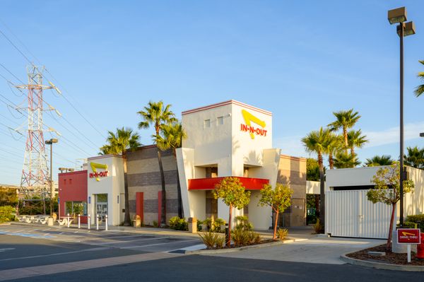 In-N-Out Burger by null