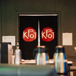 KPOT Korean BBQ & Hot Pot - Ambiance
