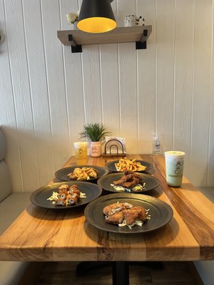 Momo's Cafe by null