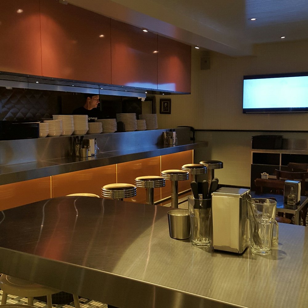 Chez Tousignant - Burgers Near Me - Montreal, Quebec