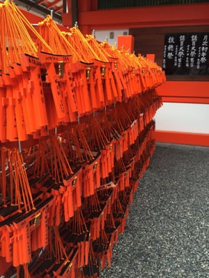 Senbon Torii (Thousand Torii Gates) by null