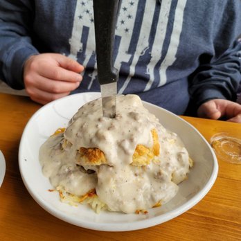 Southern Belle’s - Mountain of biscuits & Gravy - Breakfast & Brunch Near Me - Yorkville, Illinois Southern Belle’s - Mountain of biscuits & Gravy - Breakfast & Brunch Near Me - Yorkville, Illinois