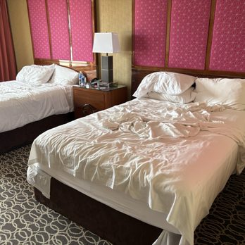 Excalibur Hotel - Beds slept on from the previous people staying here - Hotels Near Me - Las Vegas, Nevada Excalibur Hotel - Beds slept on from the previous people staying here - Hotels Near Me - Las Vegas, Nevada