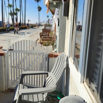 CRV Classic Properties - sitting area, facing the boardwalk - Real Estate Services Near Me - Orange, California