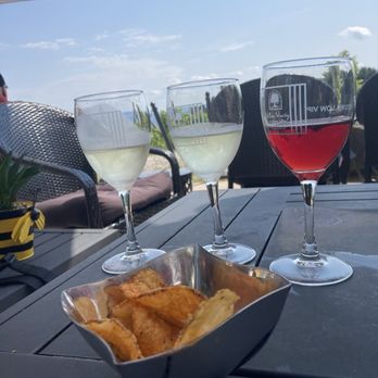 Willow Winery & Vineyard - Flight on the patio - Wineries Near Me - Suttons Bay, Michigan Willow Winery & Vineyard - Flight on the patio - Wineries Near Me - Suttons Bay, Michigan