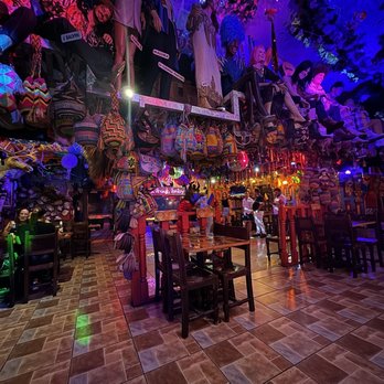 Pueblito Viejo - Large dance floor - Colombian Near Me - Miami, Florida Pueblito Viejo - Large dance floor - Colombian Near Me - Miami, Florida