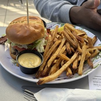 Vacation Columbia & Chill - Burger and fries - Breakfast & Brunch Near Me - Columbia, Maryland Vacation Columbia & Chill - Burger and fries - Breakfast & Brunch Near Me - Columbia, Maryland