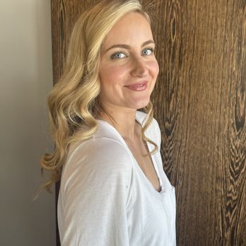 Ginger Stylebar - Blow Dry/Out Services Near Me - Soquel, California