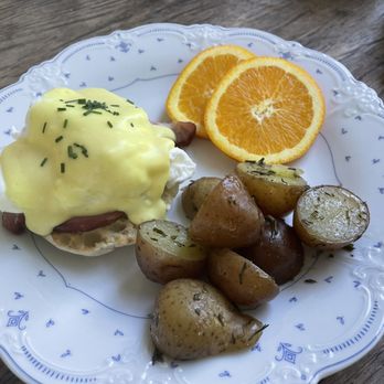 Mayhurst Estate - Eggs Benedict - Hotels Near Me - Orange, Virginia