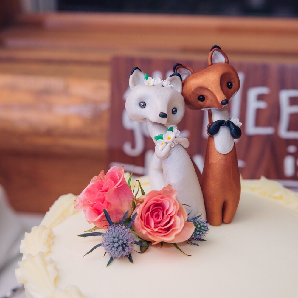 Twisted Twig Fine Florals - I loved the small touches she added to our wedding cake as well! - Florists Near Me Twisted Twig Fine Florals - I loved the small touches she added to our wedding cake as well! - Florists Near Me